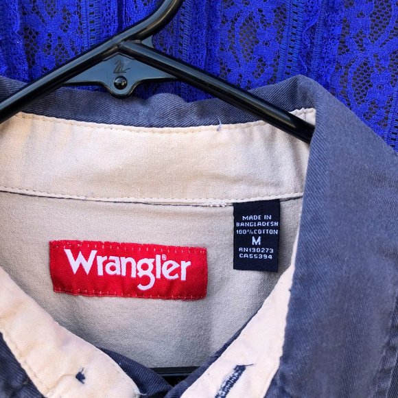 SOLD!! Vintage Wrangler Work Shirt, Cotton, Button-Up, Medium - Picture 4 of 5